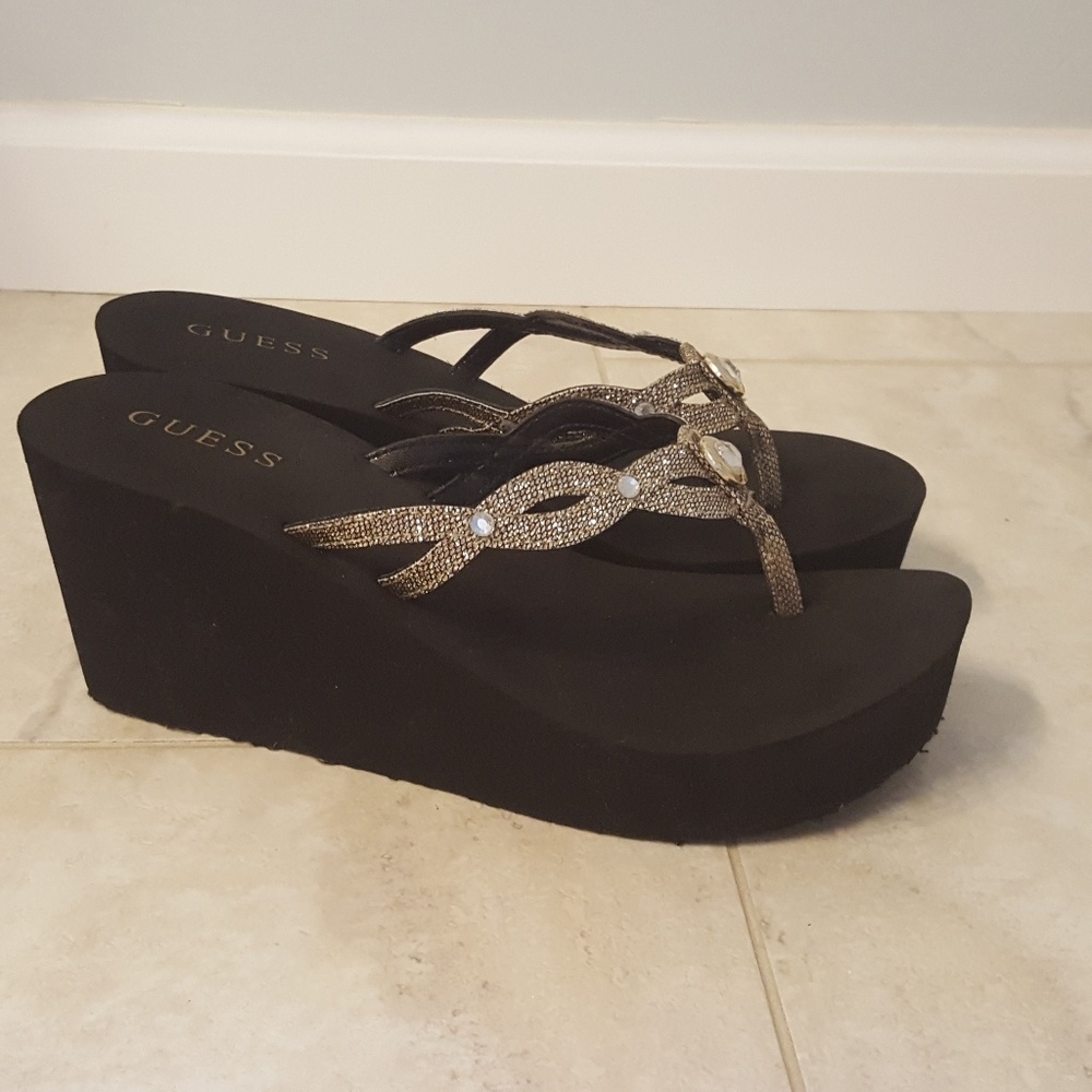 Guess thong flip flops sz 8.5